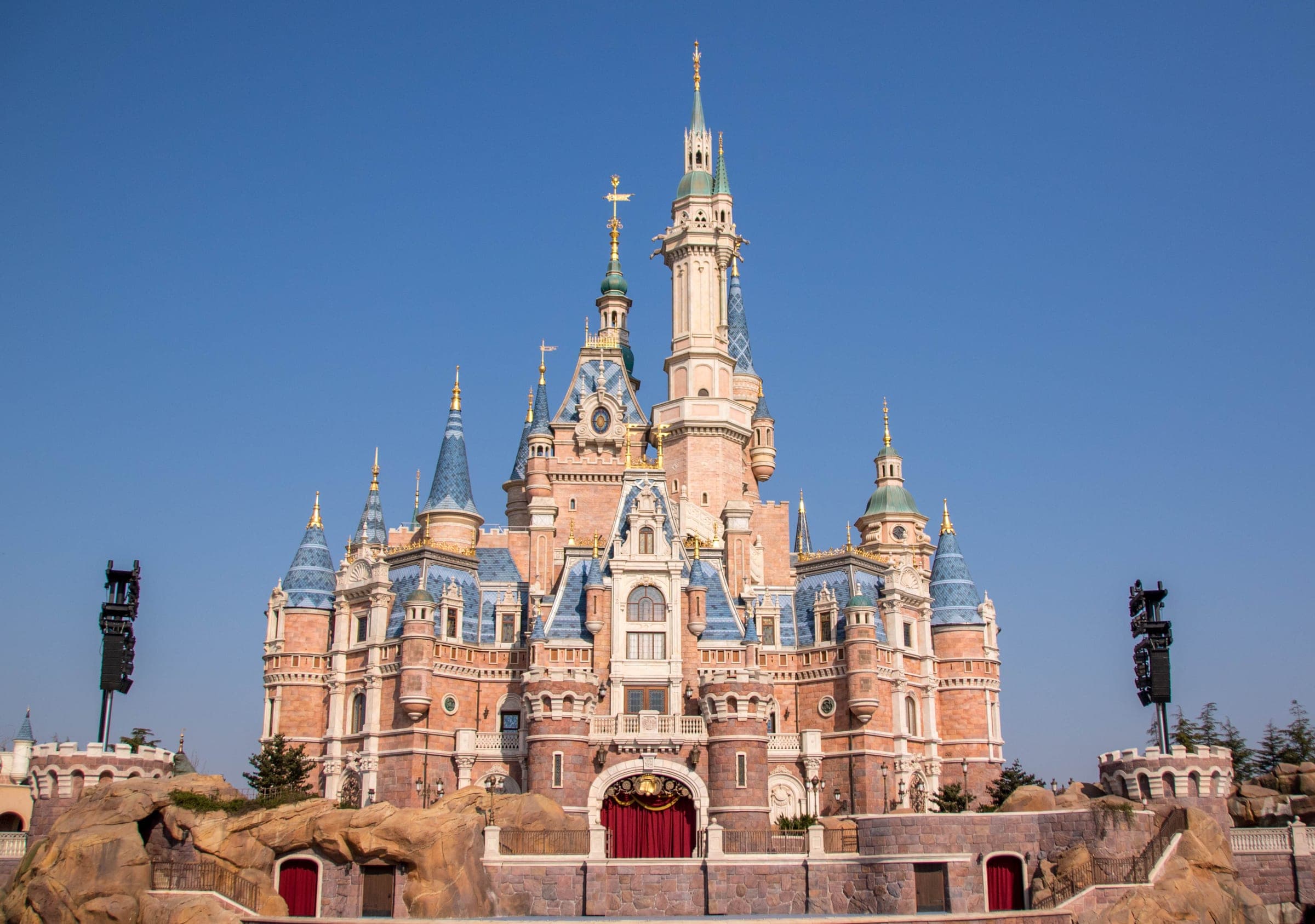18-03-12 ShanghaiDisney 013 — the Enchanted Storybook Castle at Shanghai Disneyland