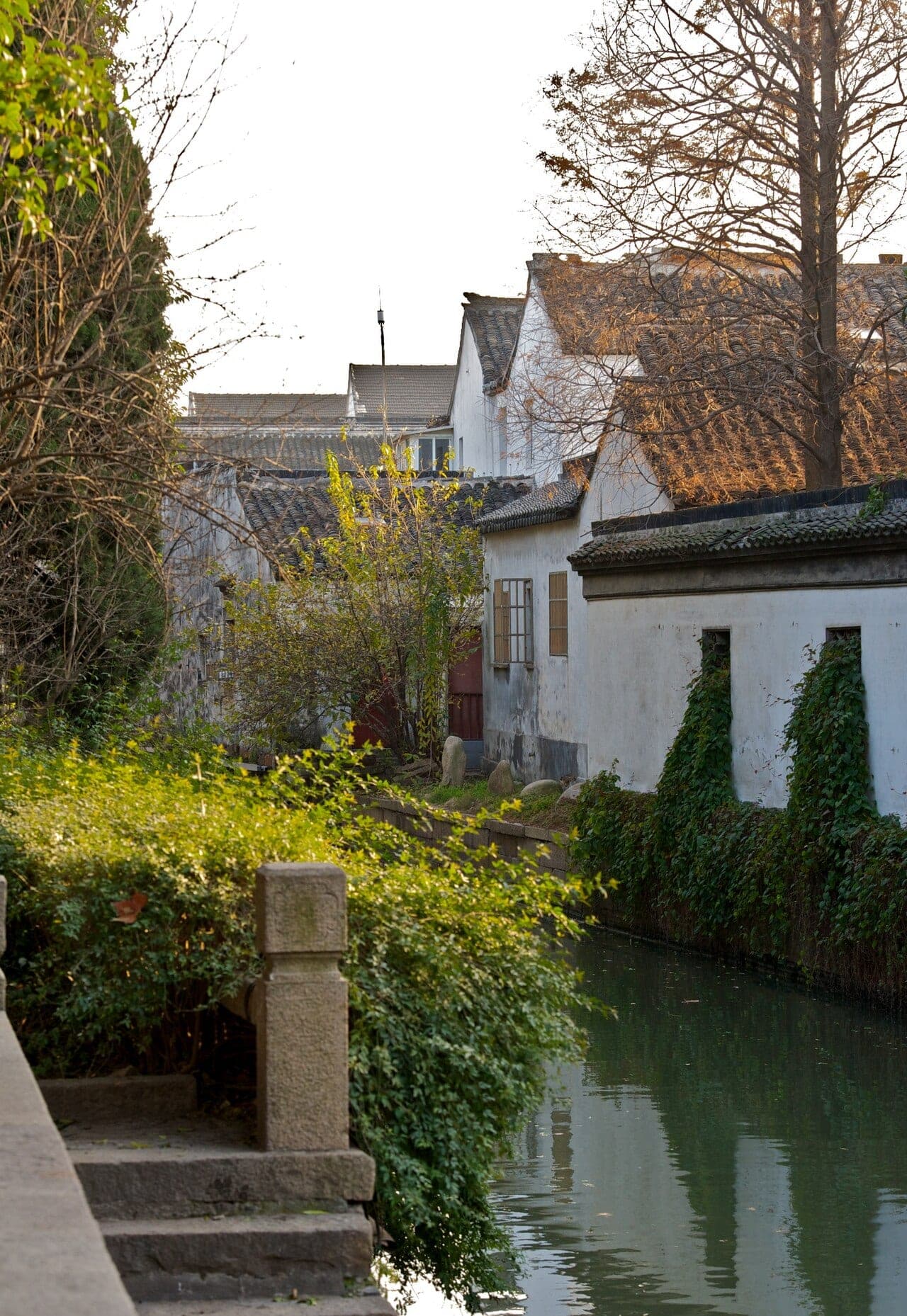 Stone steps and houses along the riverside of Pingjiang Road, Suzhou